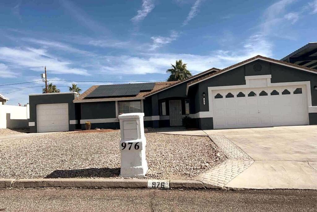 Spacious Getaway! Pool, Spa, Sleeps 9 Lake Havasu City Exterior foto