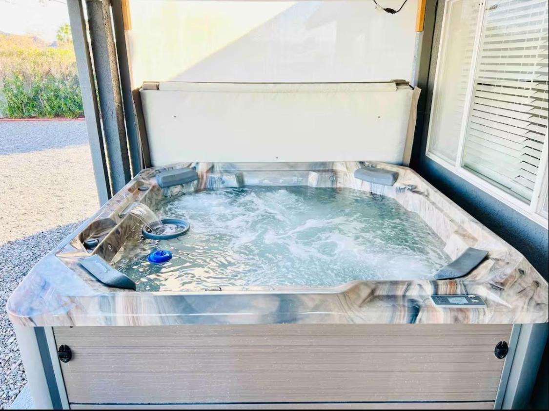 Spacious Getaway! Pool, Spa, Sleeps 9 Lake Havasu City Exterior foto